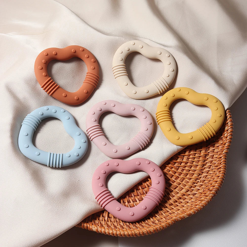 Food Grade Silicone Heart Teether New Baby Teething Toy Silicone Teether for Infant Relief Comfortable Chew Toy