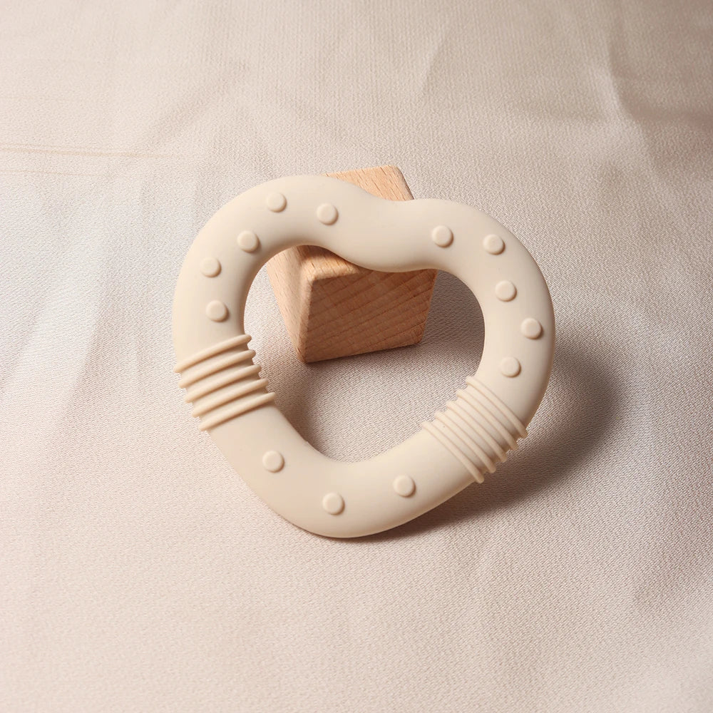 Food Grade Silicone Heart Teether New Baby Teething Toy Silicone Teether for Infant Relief Comfortable Chew Toy